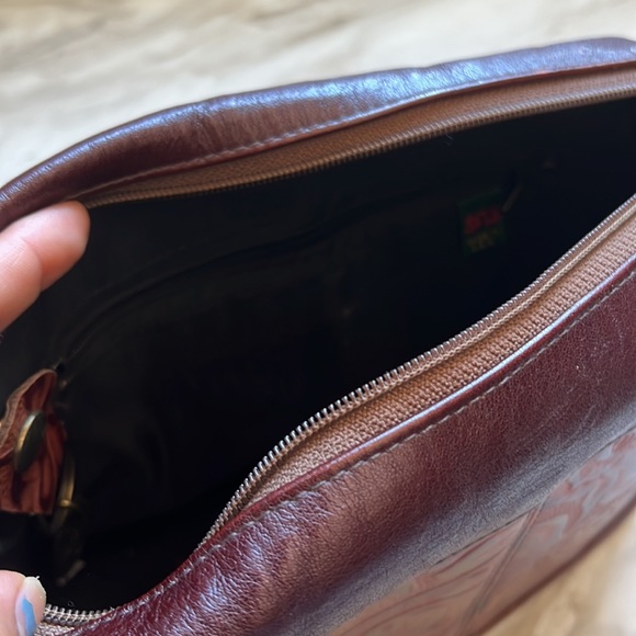 SAS Vintage Embossed Leather Purse - Picture 4 of 8